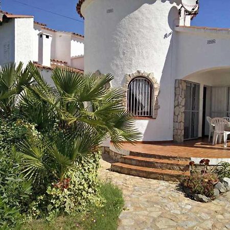Xalet Amb Jardi Villa Empuriabrava Eksteriør billede